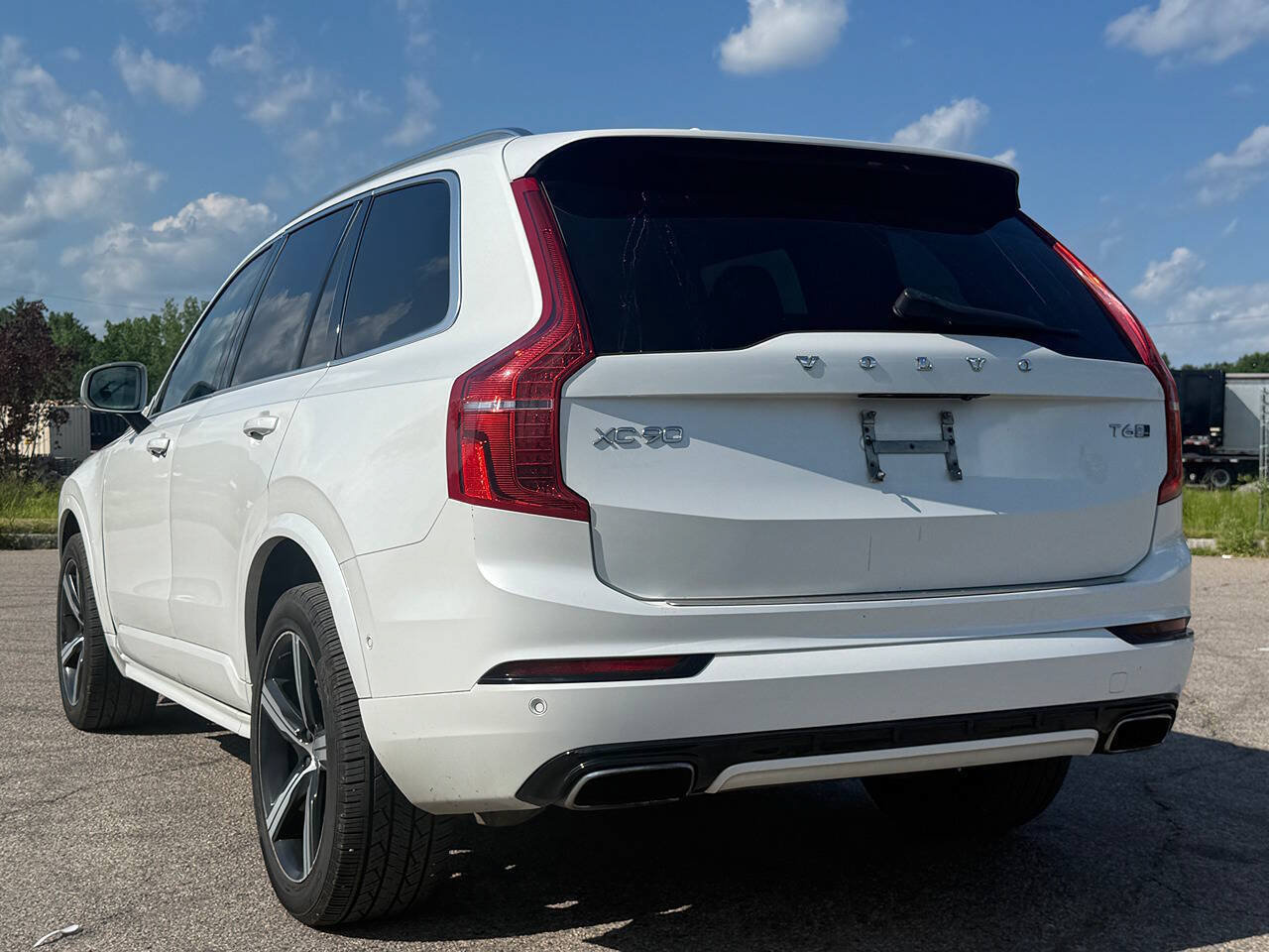Used 2016 Volvo XC90 T6 R-Design w/ Vision Package AWD/4WD image 3