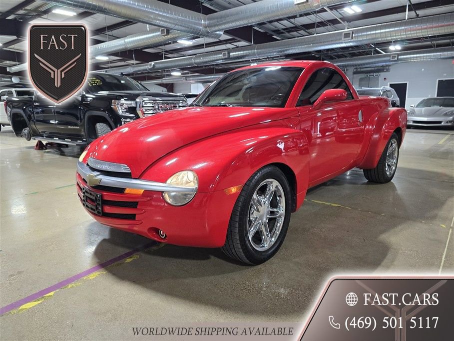 Used 2004 Chevrolet SSR w/ Preferred Equipment Group image 1