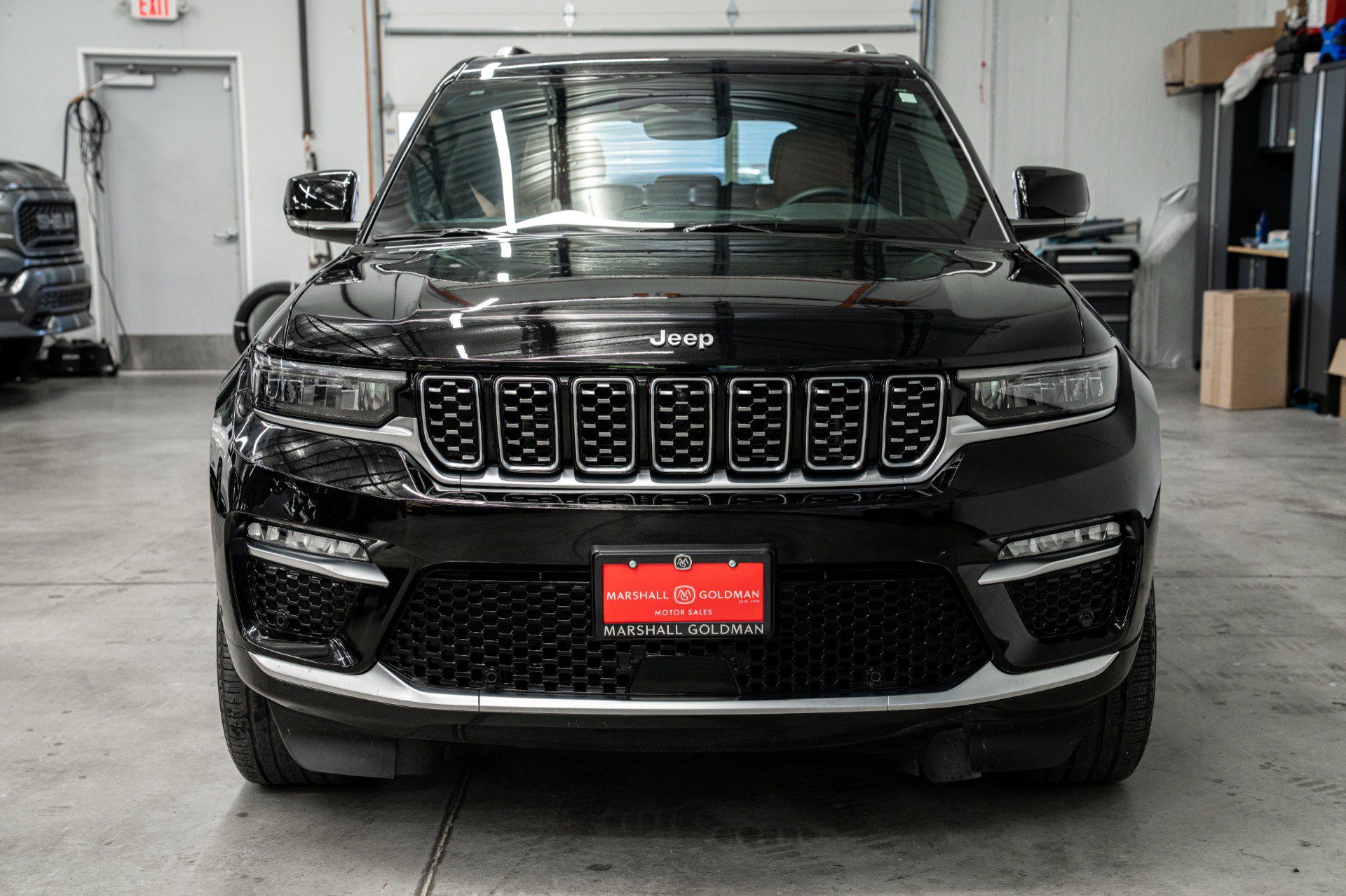 Used 2023 Jeep Grand Cherokee Summit AWD/4WD image 4