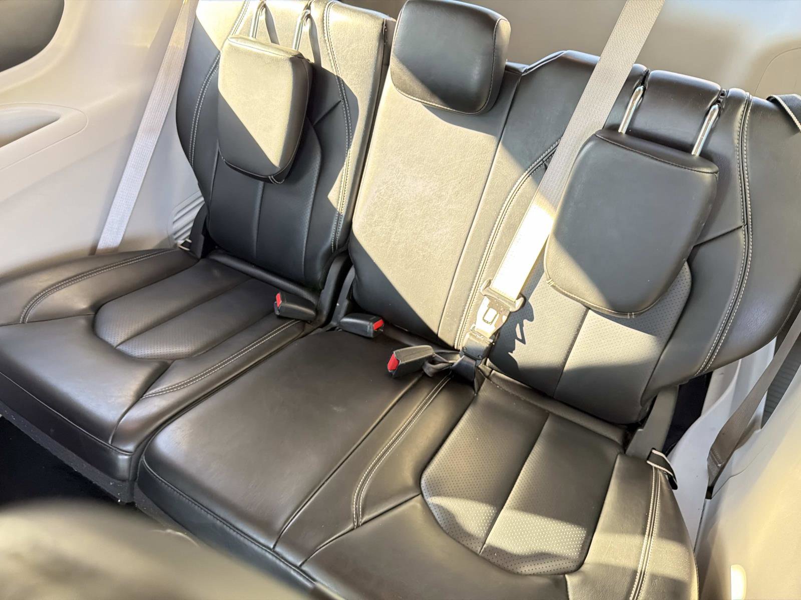 Used 2023 Chrysler Pacifica Touring-L image 22