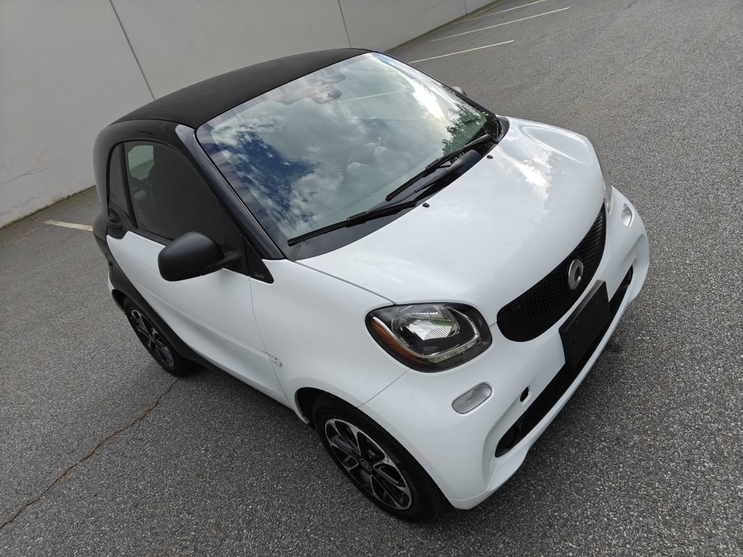 Used 2017 smart fortwo passion RWD image 27