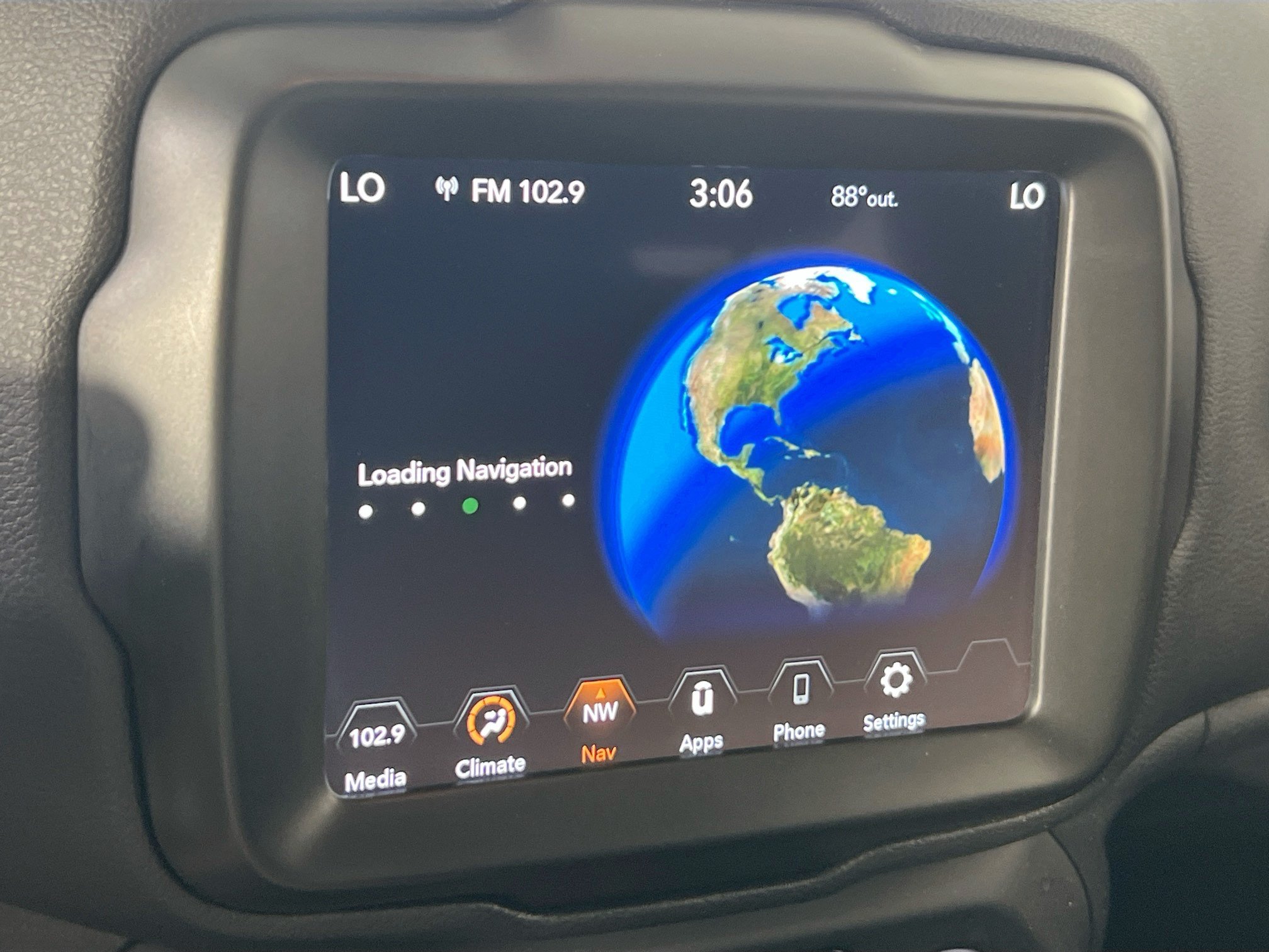 Used 2022 Jeep Renegade Latitude AWD/4WD image 13