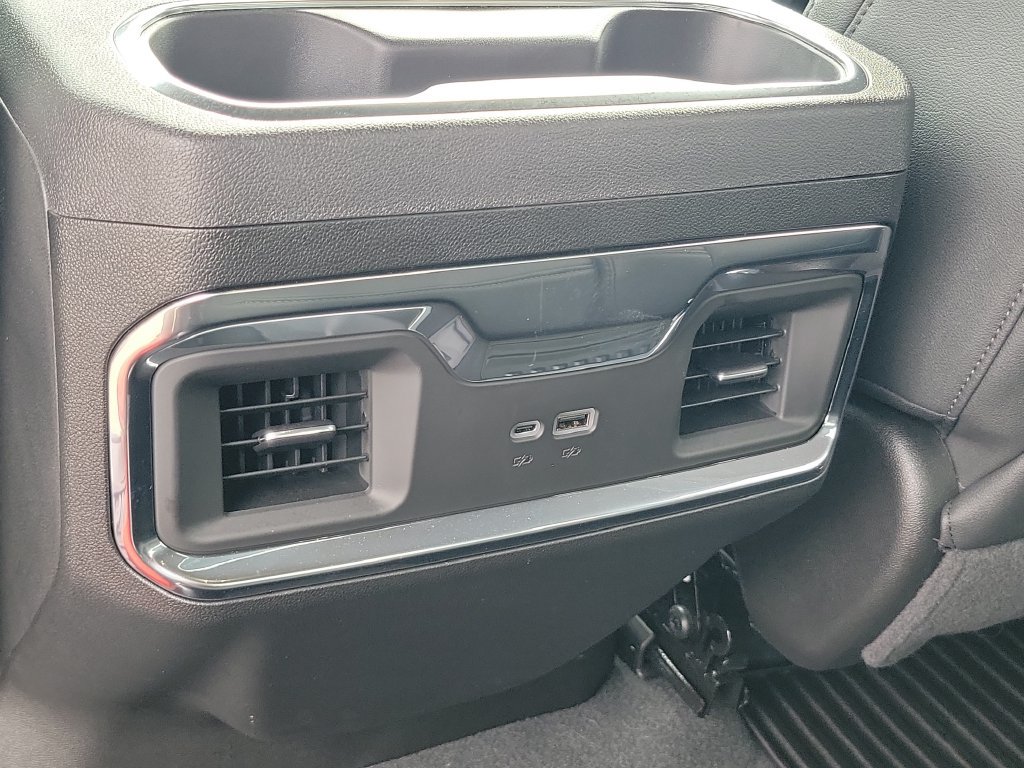 Used 2025 Chevrolet Silverado 2500 LTZ w/ LTZ Convenience Package AWD/4WD image 32