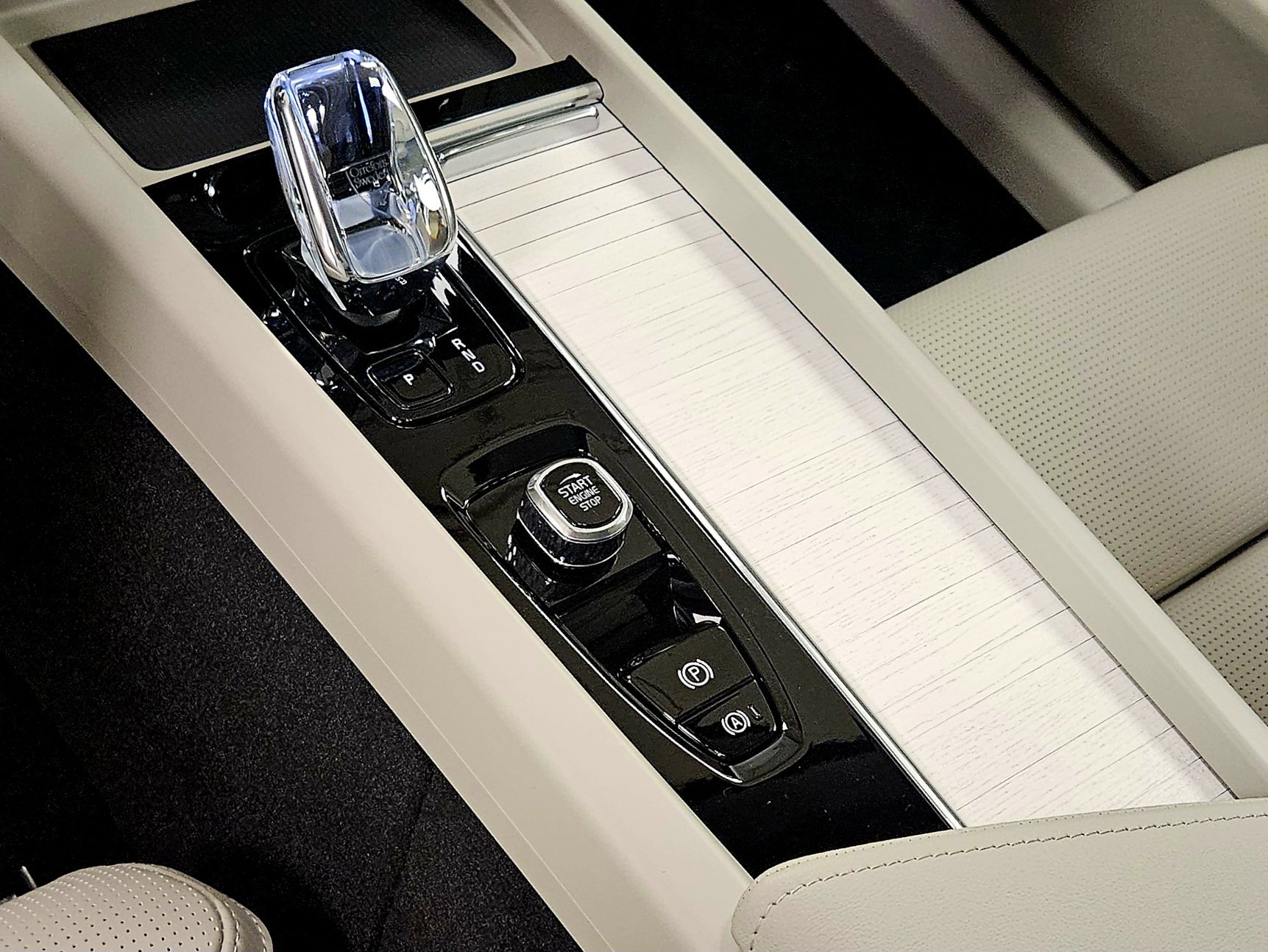 New 2026 Volvo XC60 B5 Ultra w/ Protection Package Premier image 46