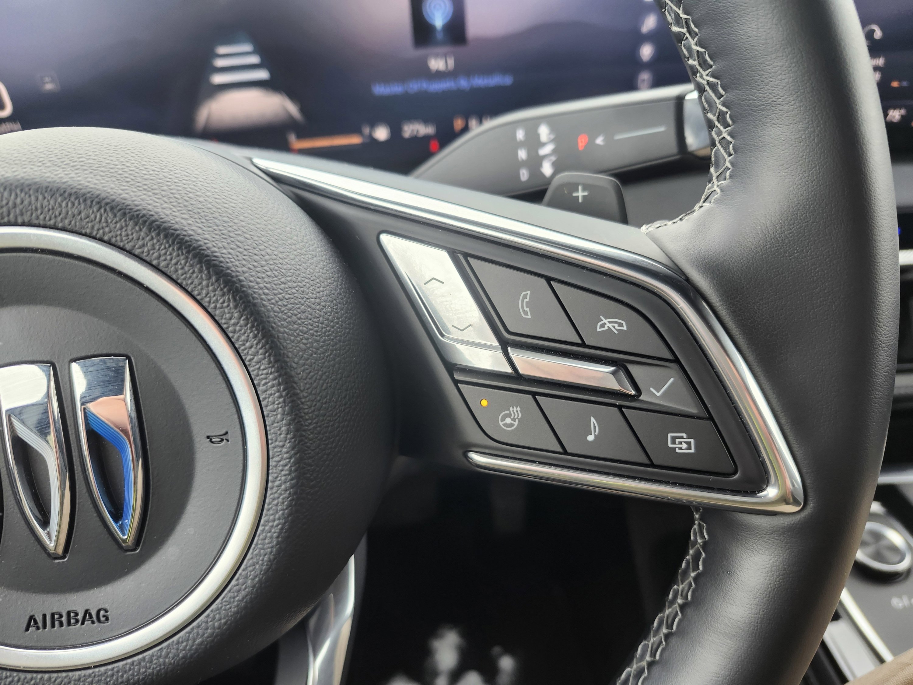 Used 2025 Buick Enclave Preferred image 12