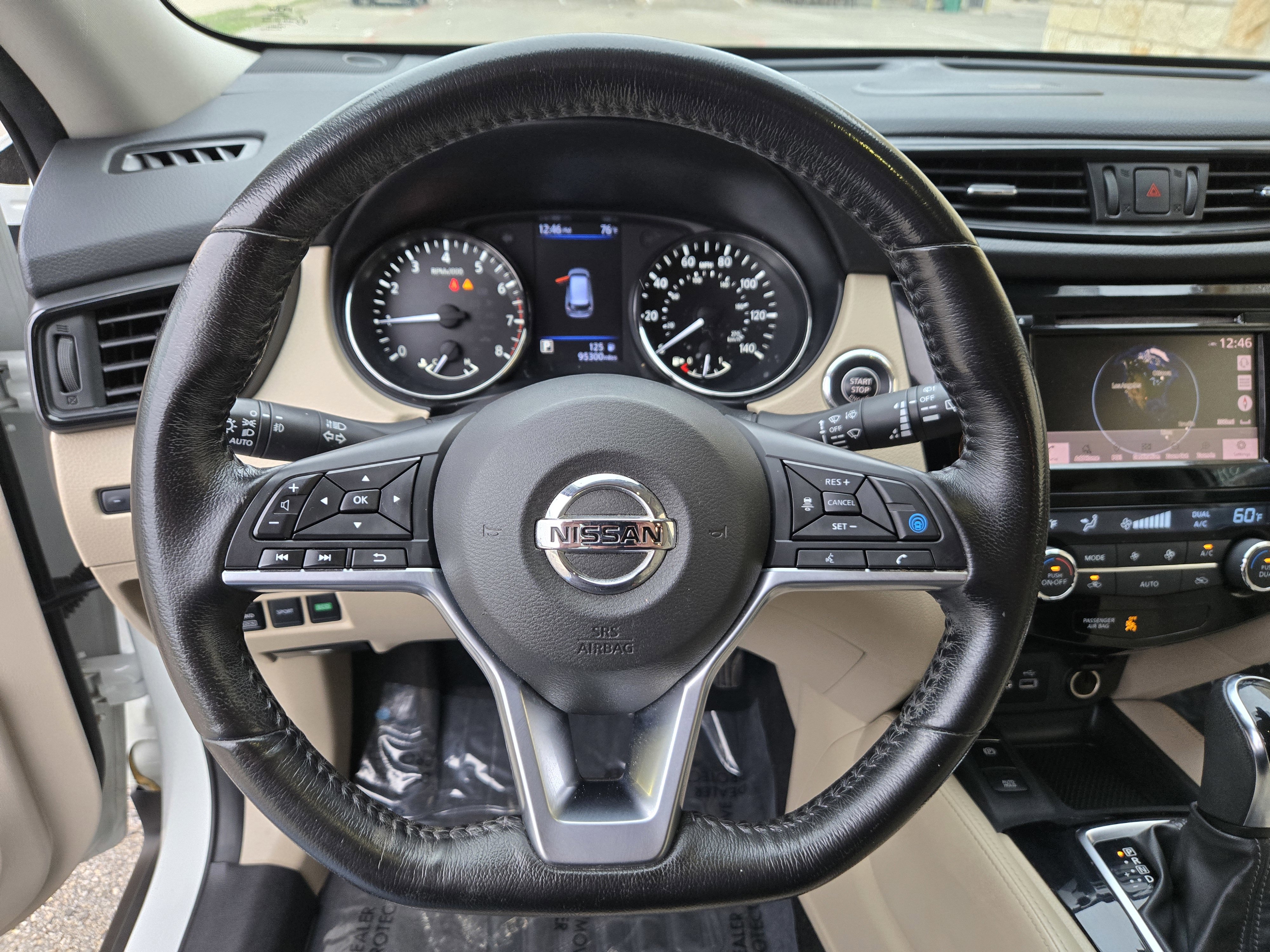 Used 2017 Nissan Pathfinder SV FWD image 12
