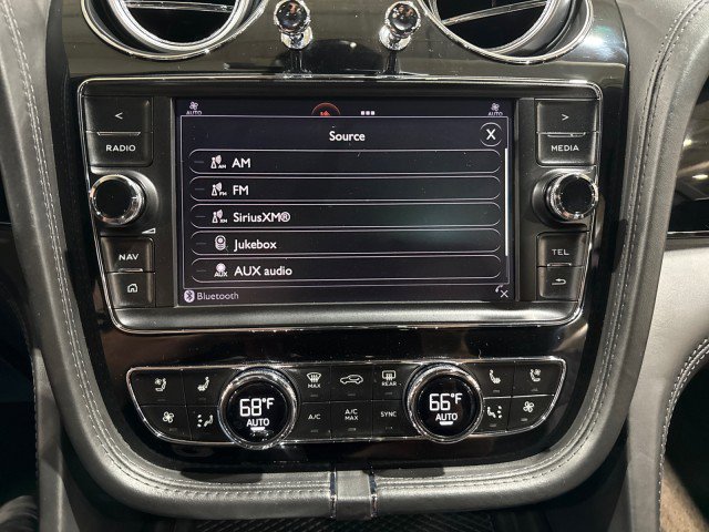 Used 2017 Bentley Bentayga image 83