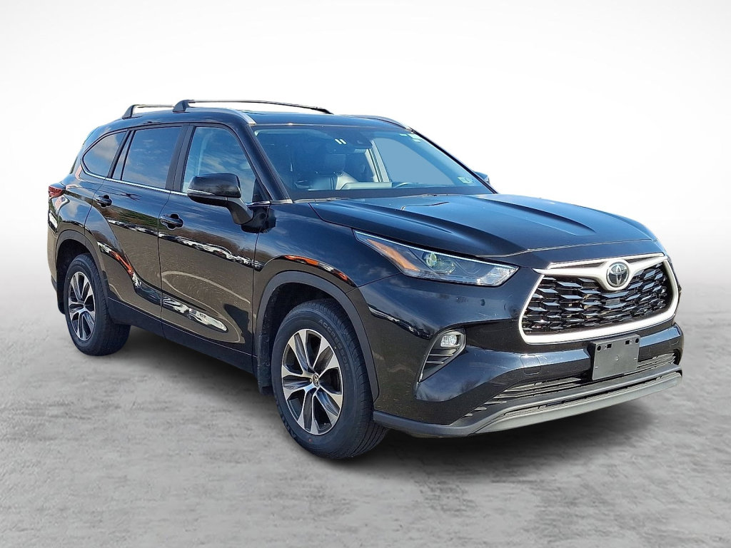 Used 2023 Toyota Highlander XLE image 7