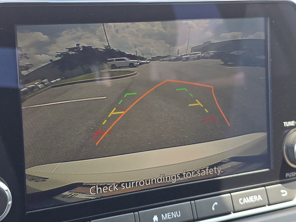 Used 2025 Nissan Rogue S image 10