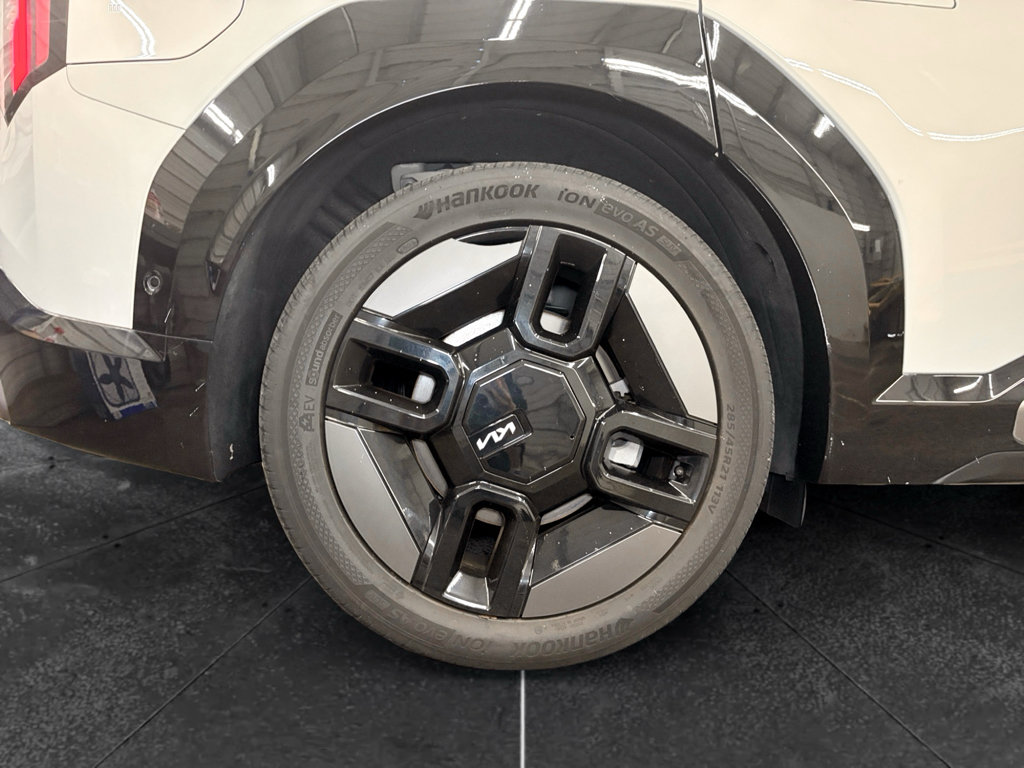 Used 2024 Kia EV9 GT-Line AWD/4WD image 35