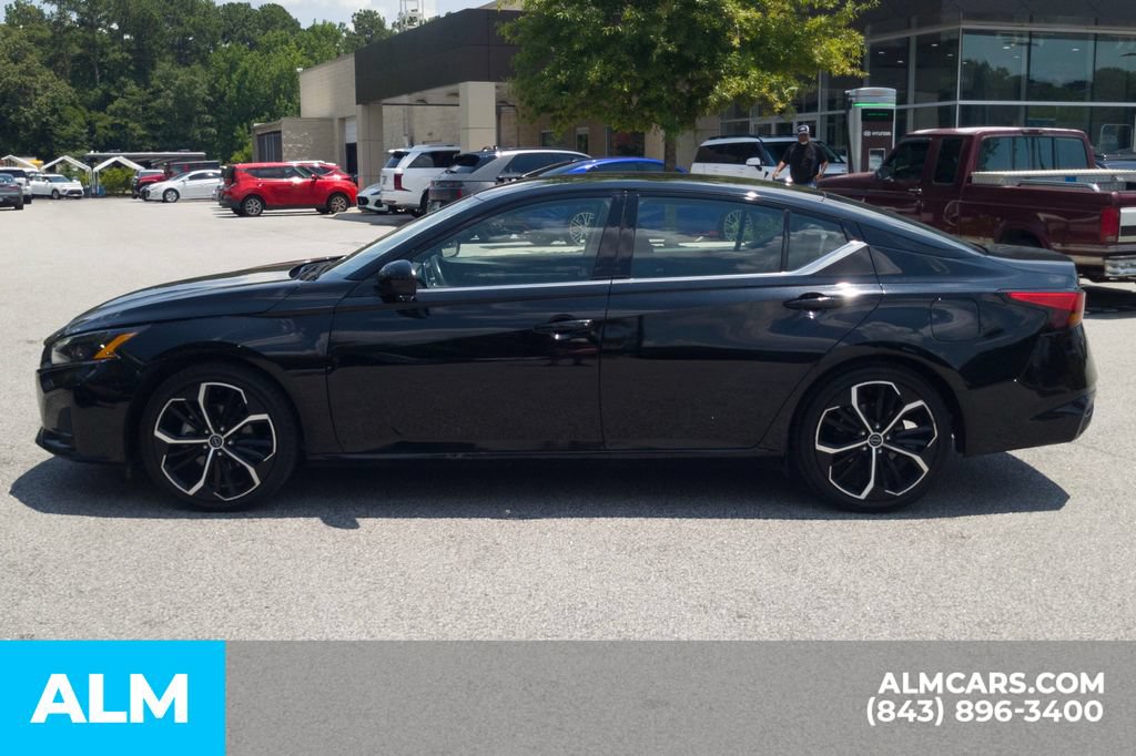 Used 2024 Nissan Altima 2.5 SR FWD image 10