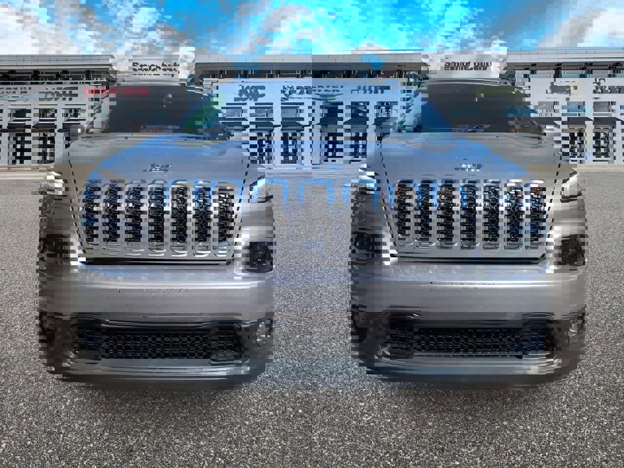 Used 2017 Jeep Cherokee Latitude image 3