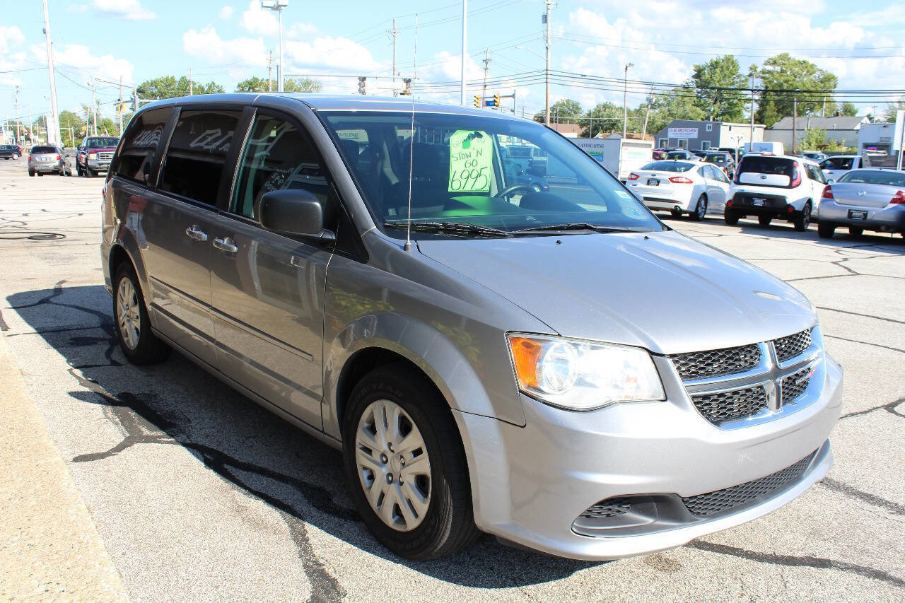 Used 2016 Dodge Grand Caravan SE w/ Quick Order Package 29E SE image 4