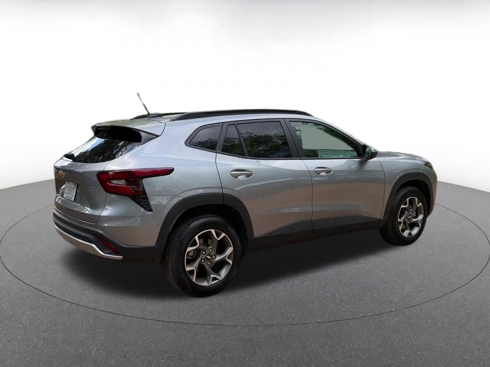 Used 2025 Chevrolet Trax LT image 15