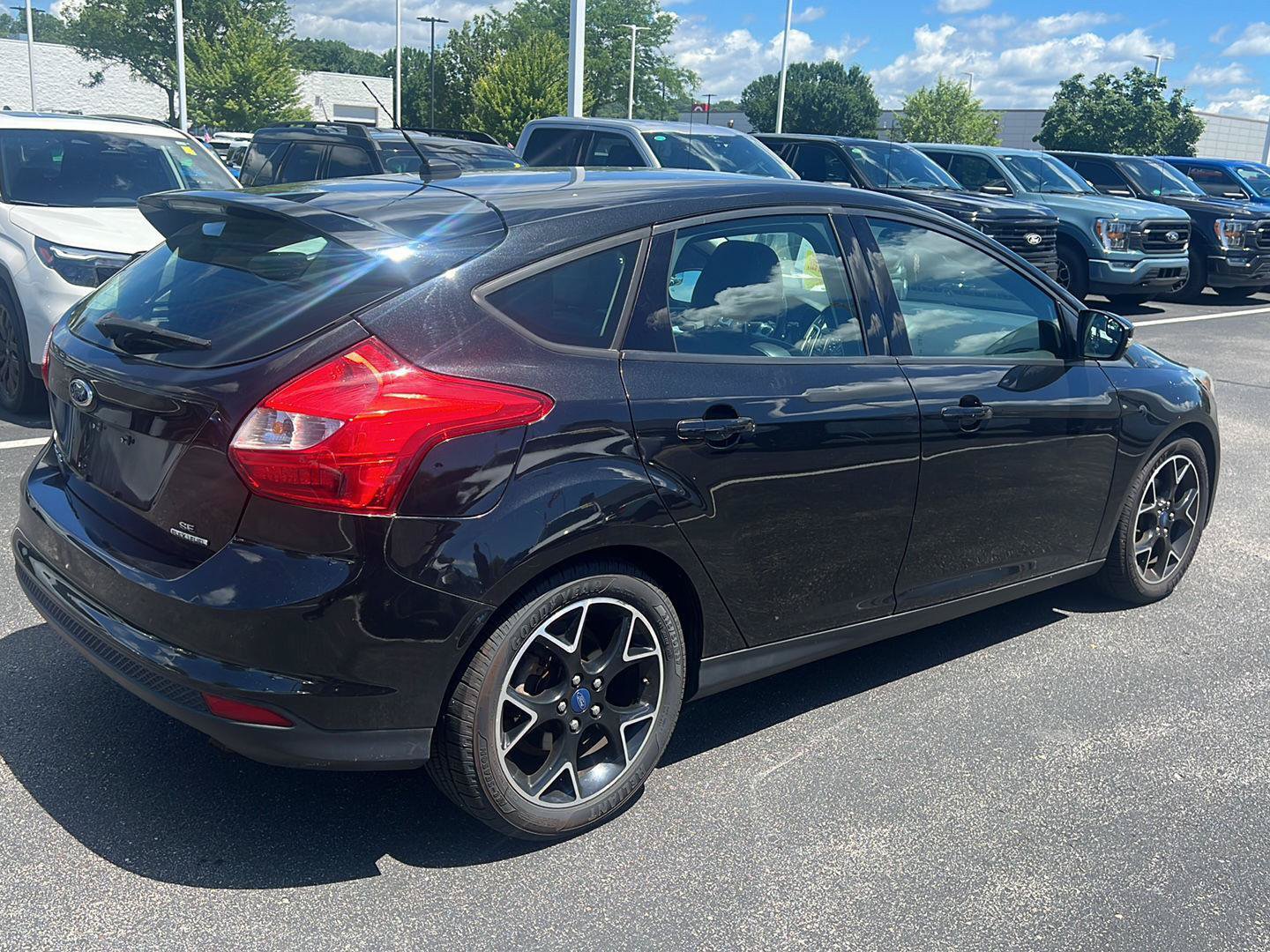 Used 2014 Ford Focus SE w/ Equipment Group 201A FWD image 4