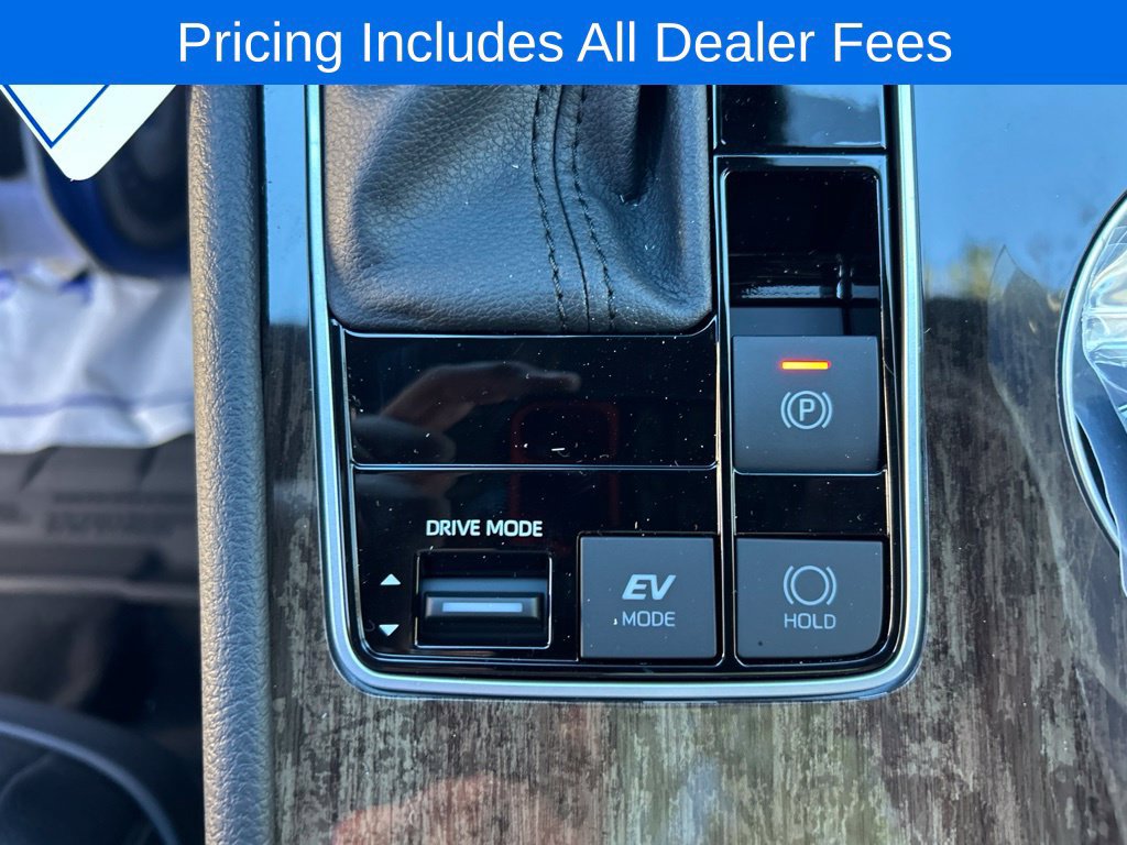 New 2026 Toyota Sienna Limited AWD/4WD image 8