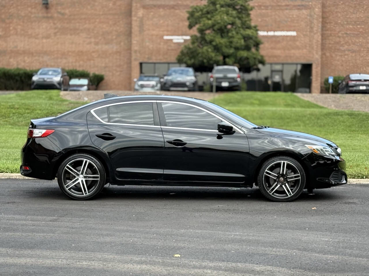 Used 2017 Acura ILX image 6