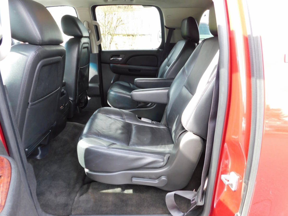 Used 2014 Chevrolet Suburban LTZ AWD/4WD image 8
