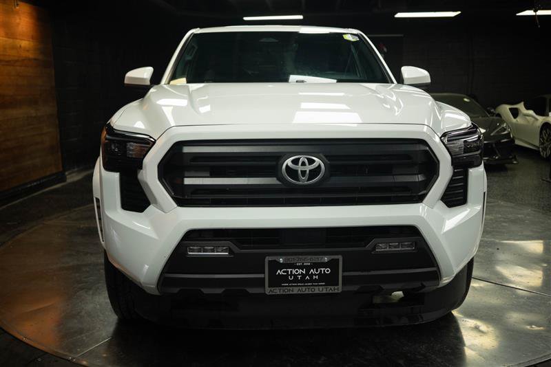 Used 2025 Toyota Tacoma SR5 AWD/4WD image 3