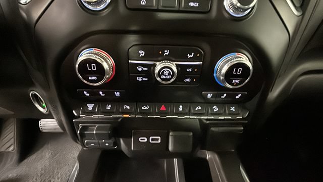 Used 2023 GMC Sierra 2500 AT4 w/ AT4 Premium Plus Package AWD/4WD image 22