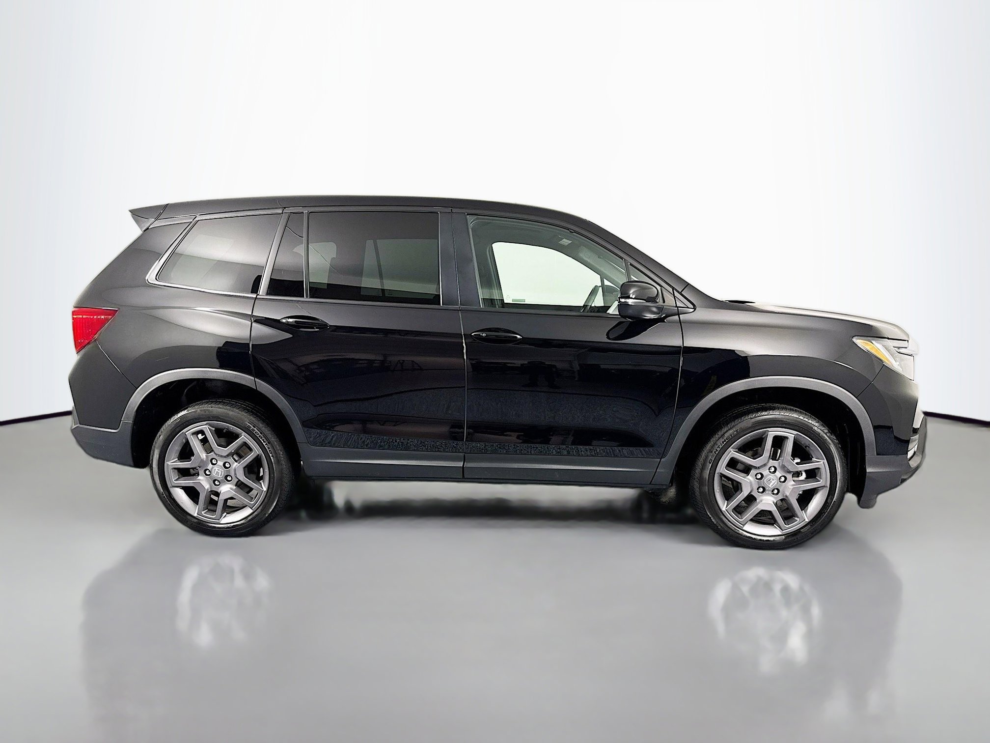 Certified 2023 Honda Passport EX-L image 4