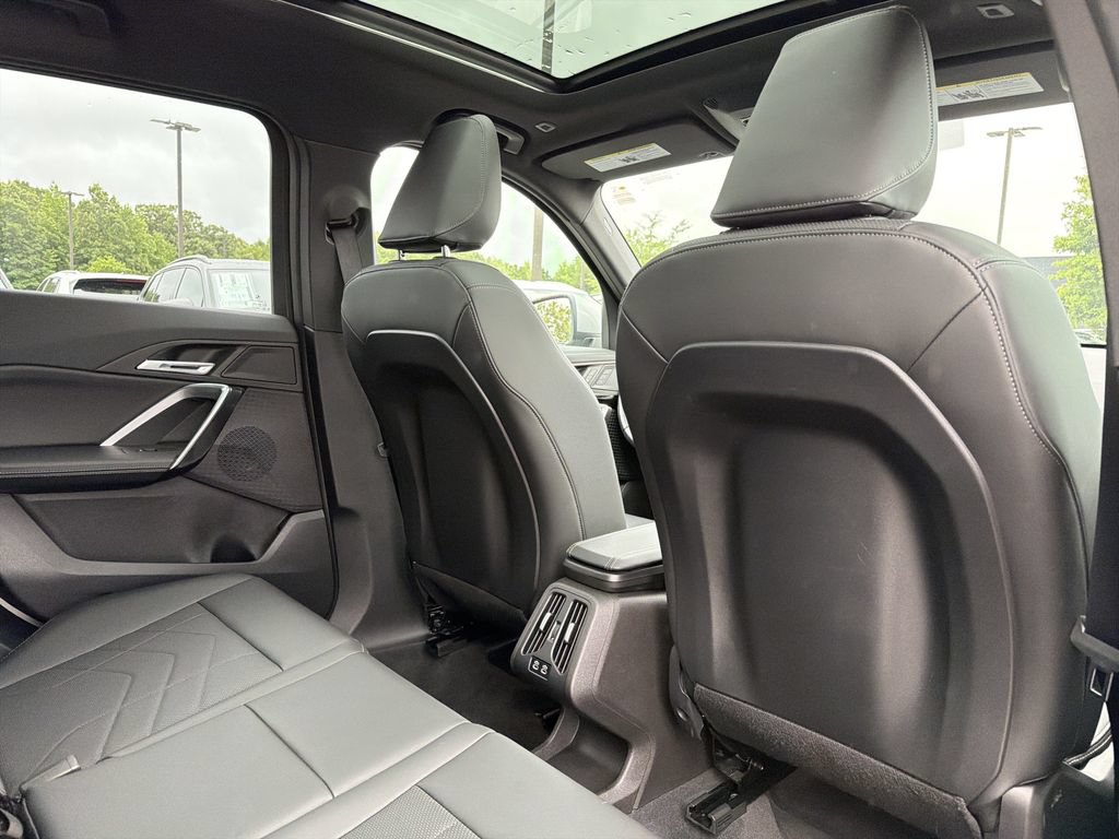 Used 2025 BMW X1 xDrive28i AWD/4WD image 17