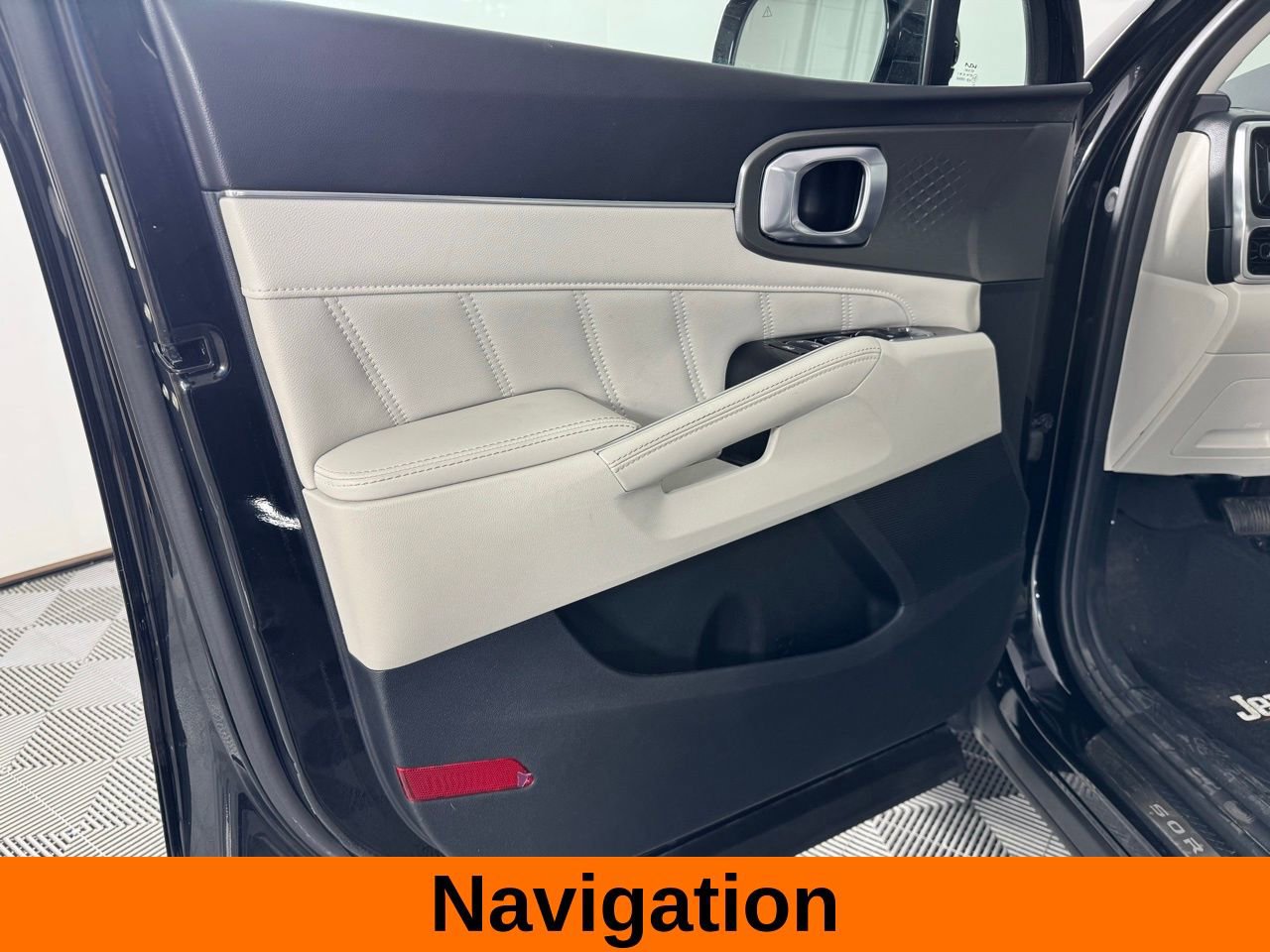 Used 2023 Kia Sorento SX image 10