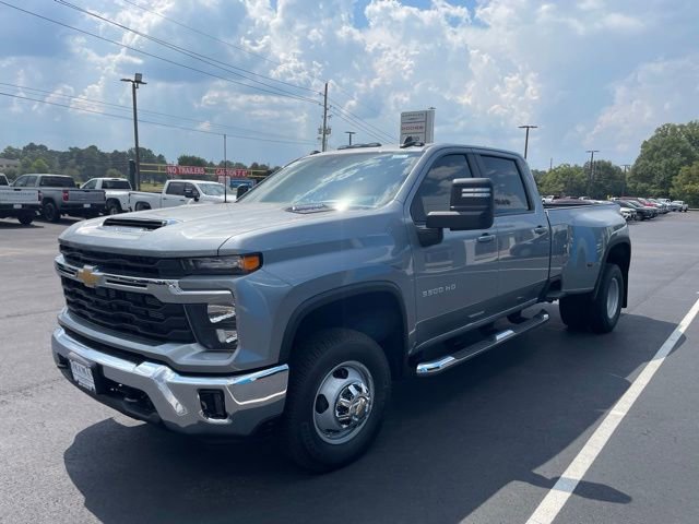 New 2026 Chevrolet Silverado 3500 LT image 3