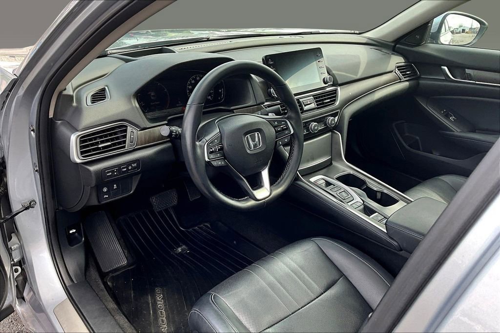 Used 2018 Honda Accord Touring image 7