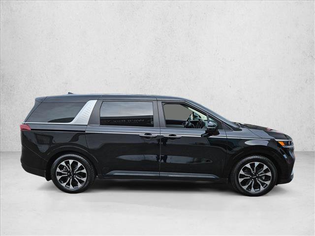 Used 2022 Kia Carnival EX FWD image 4