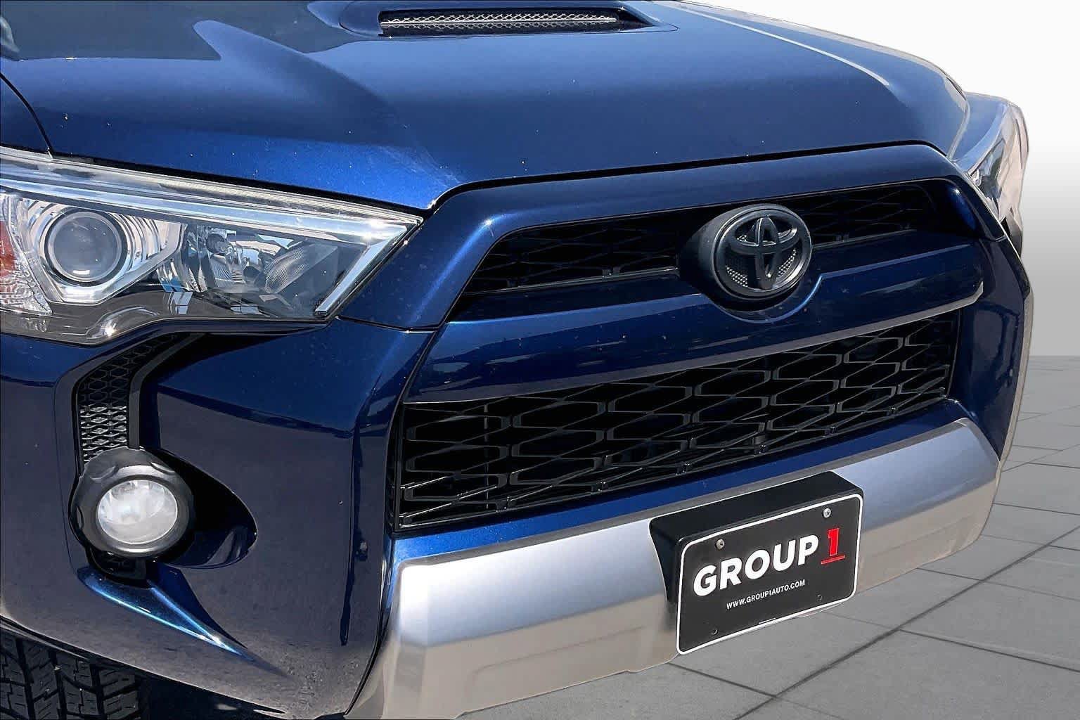 Used 2017 Toyota 4Runner TRD Off-Road Premium AWD/4WD image 31