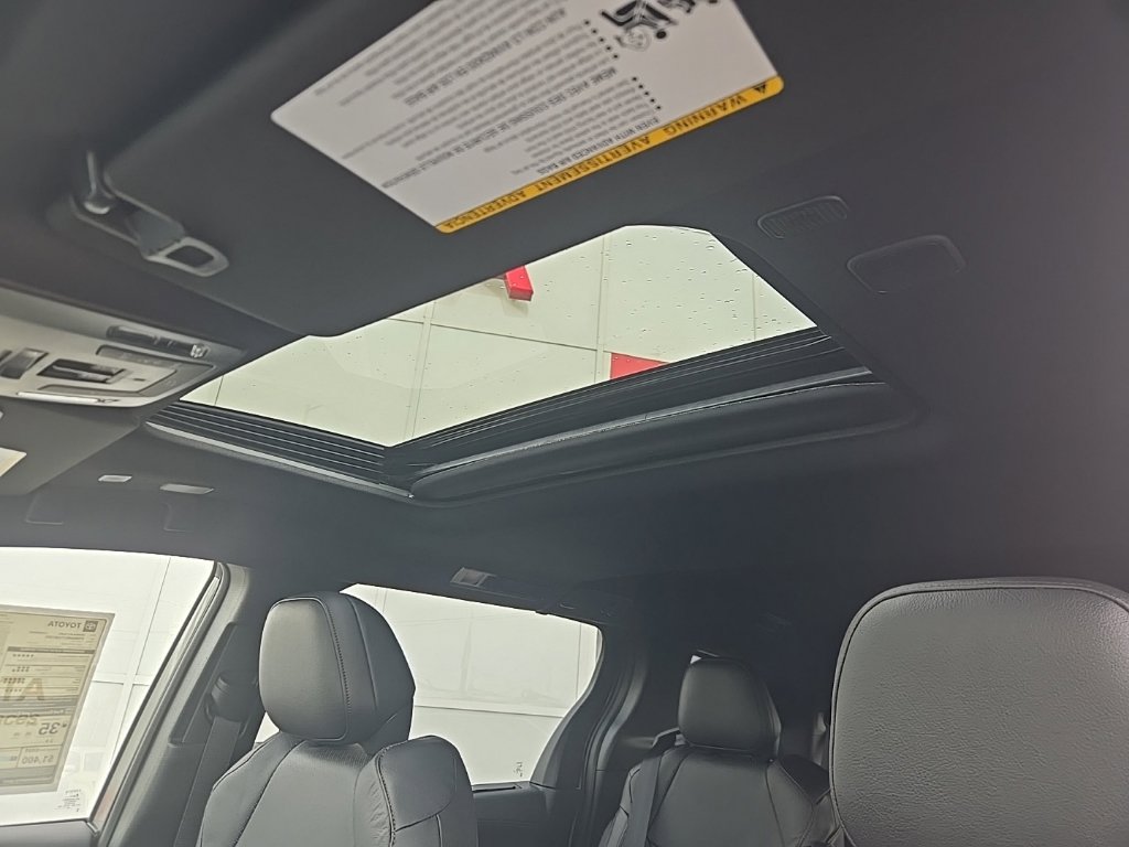 New 2026 Toyota Sienna Platinum AWD/4WD image 25