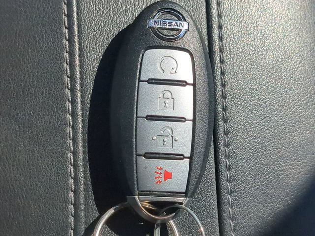 Used 2017 Nissan Rogue Sport SL w/ SL Premium Package FWD image 29