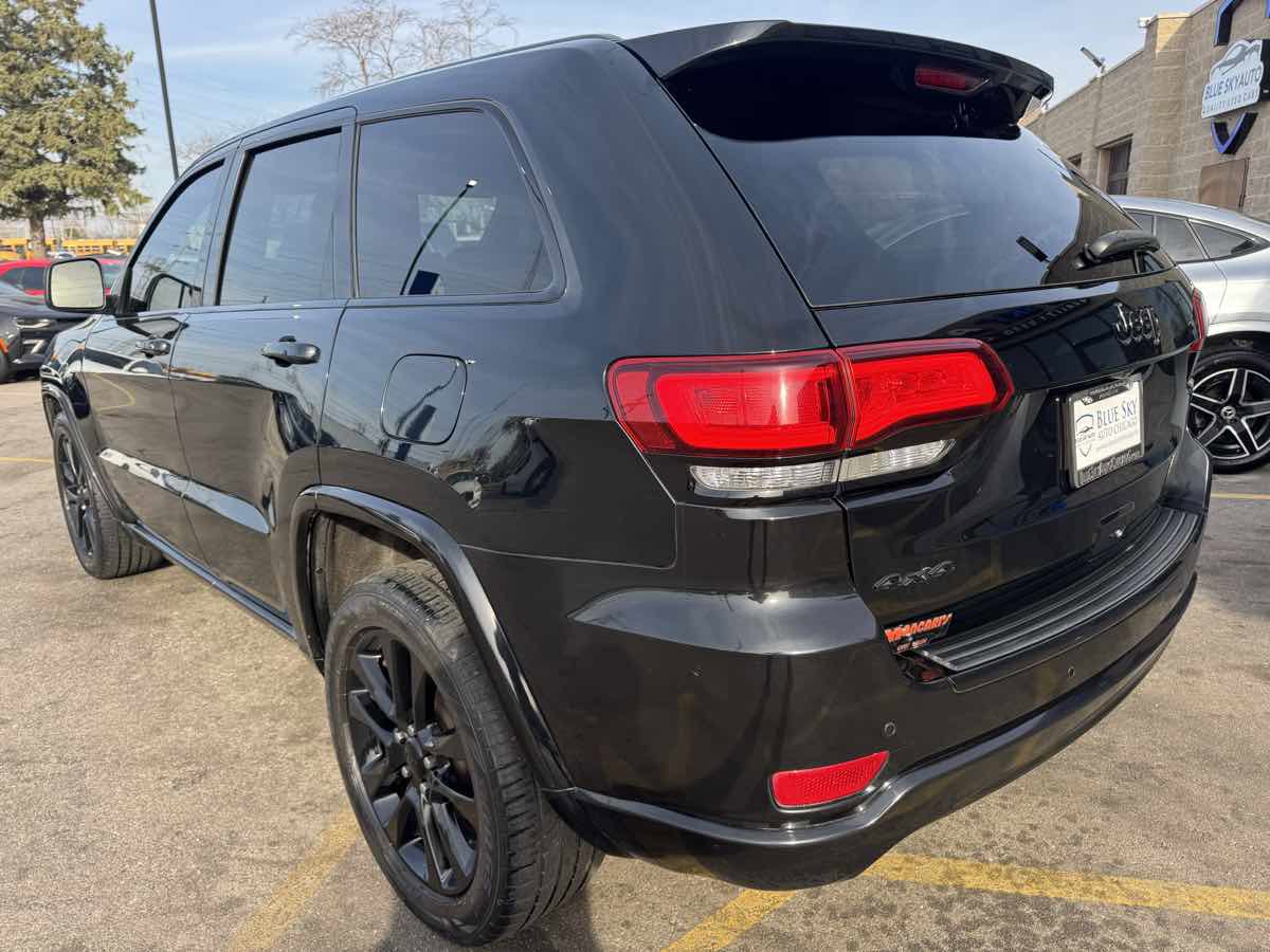 Used 2017 Jeep Grand Cherokee Altitude image 7