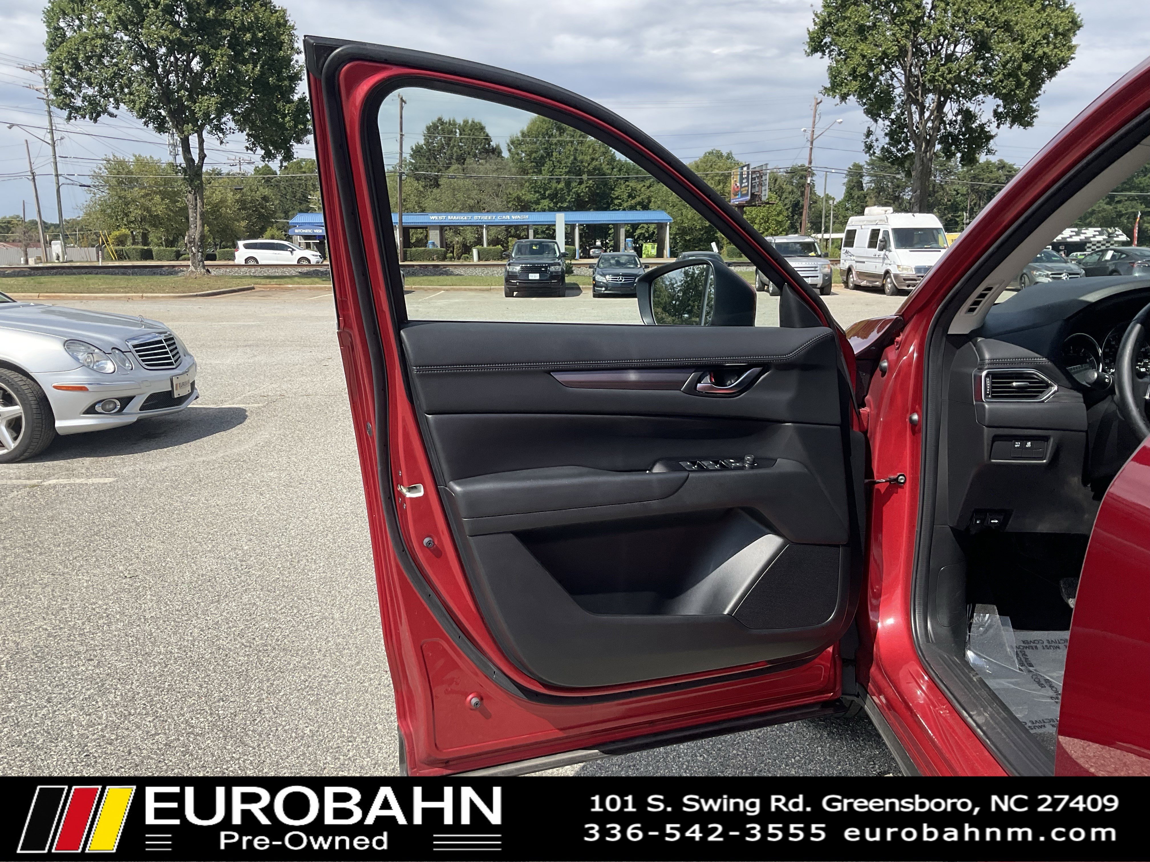 Used 2021 MAZDA CX-5 Touring image 9