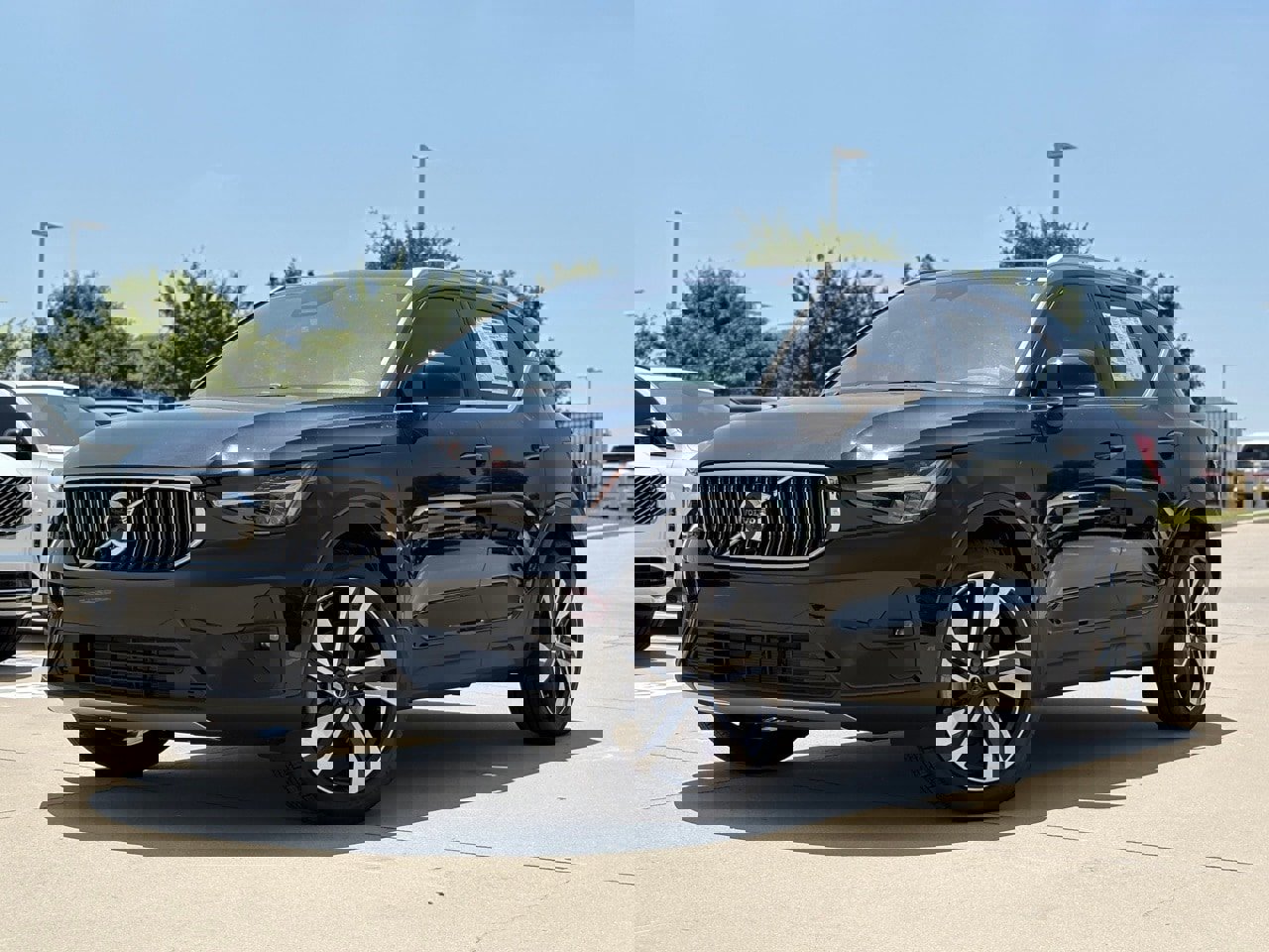 New 2025 Volvo XC40 B5 Plus w/ Protection Package Premier