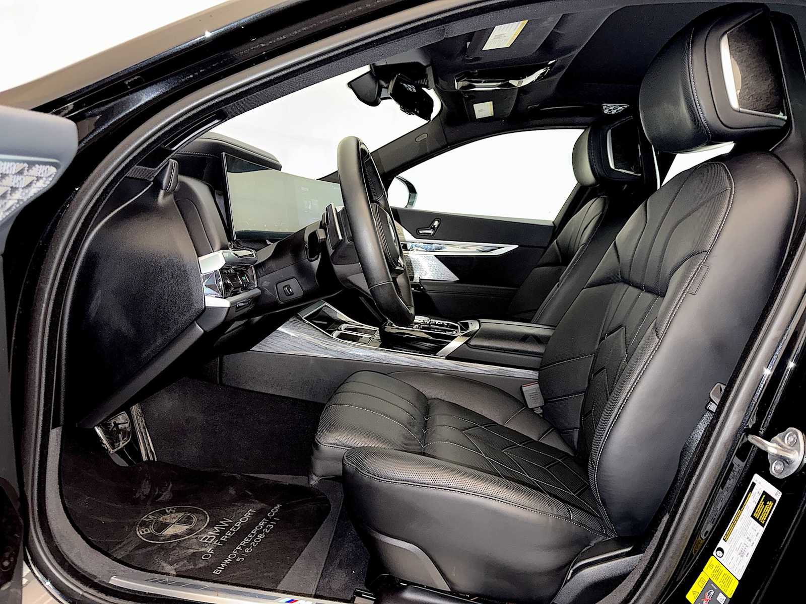 Certified 2023 BMW i7 xDrive60 w/ Executive Package 2 image 9