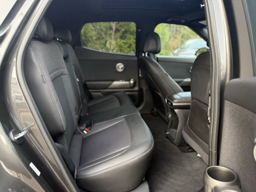 Used 2024 Genesis GV60 RWD image 20