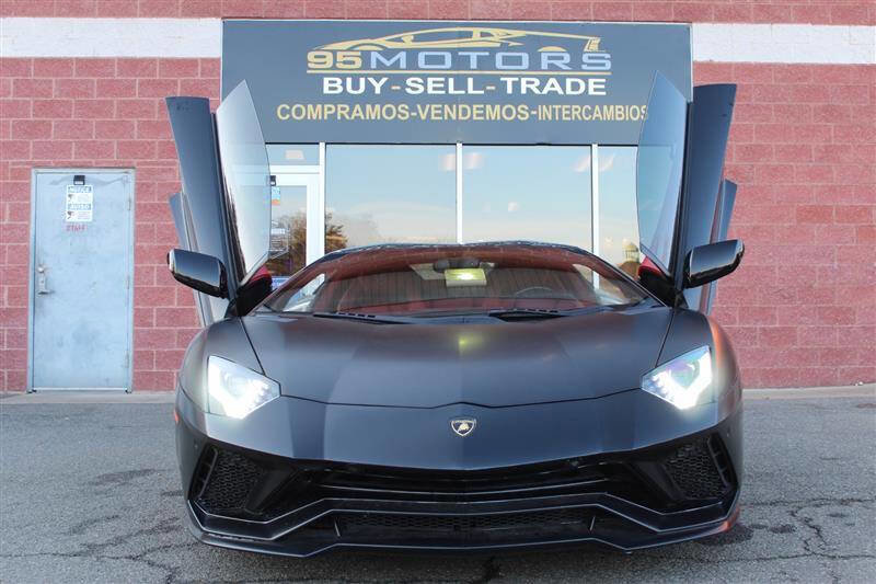 Used 2018 Lamborghini Aventador S image 6