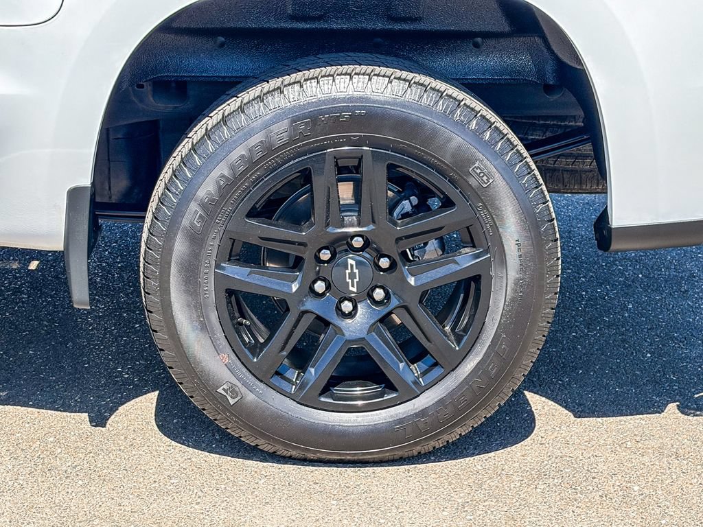 Used 2024 Chevrolet Silverado 1500 Custom w/ LPO, Dark Essentials Package AWD/4WD image 15