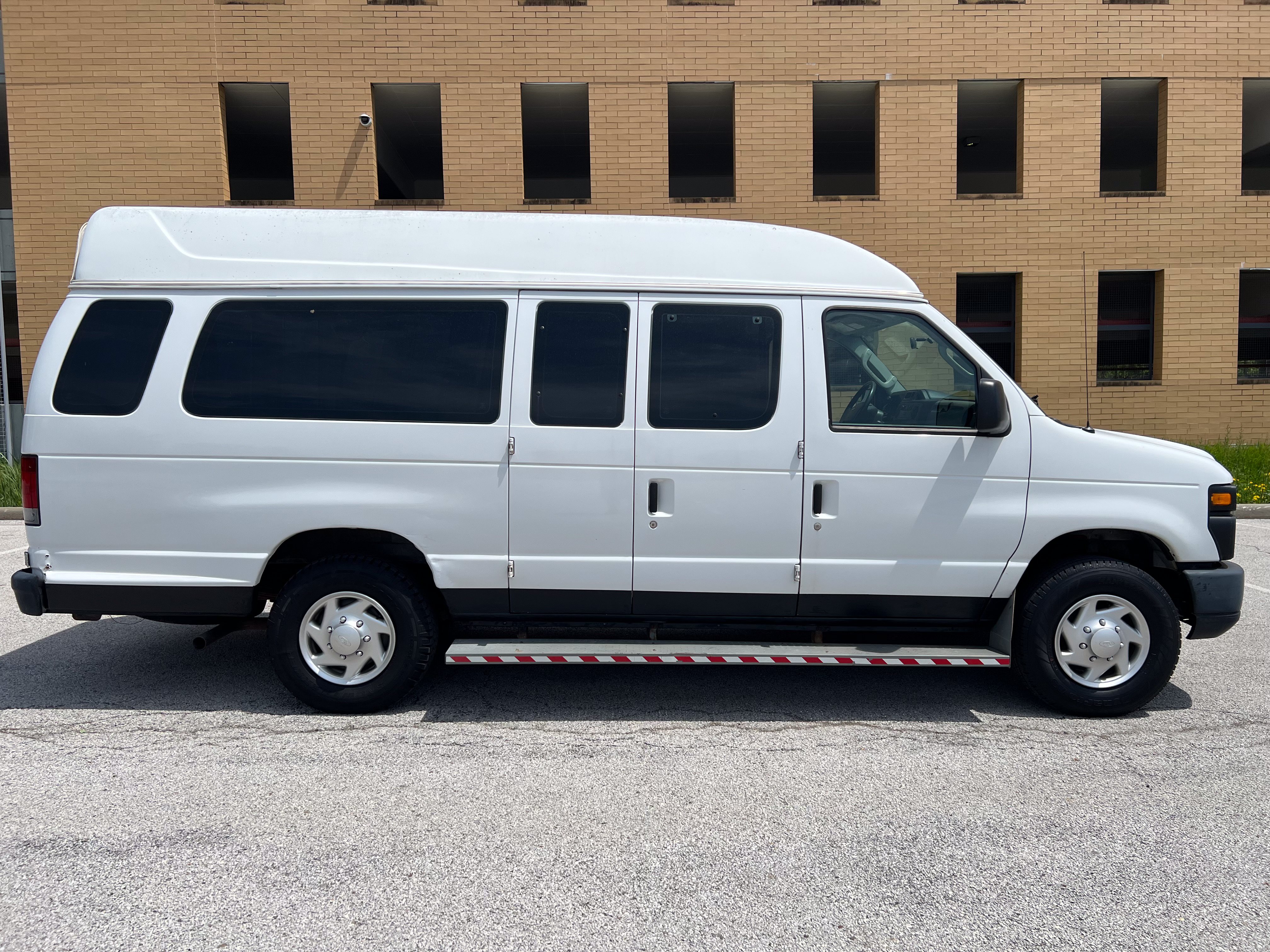 Used 2013 Ford E-250 and Econoline 250 Extended w/ PWR Group RWD image 9