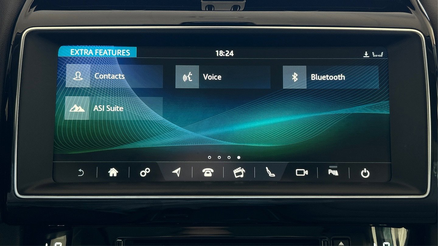 Used 2019 Jaguar F-PACE Prestige image 34