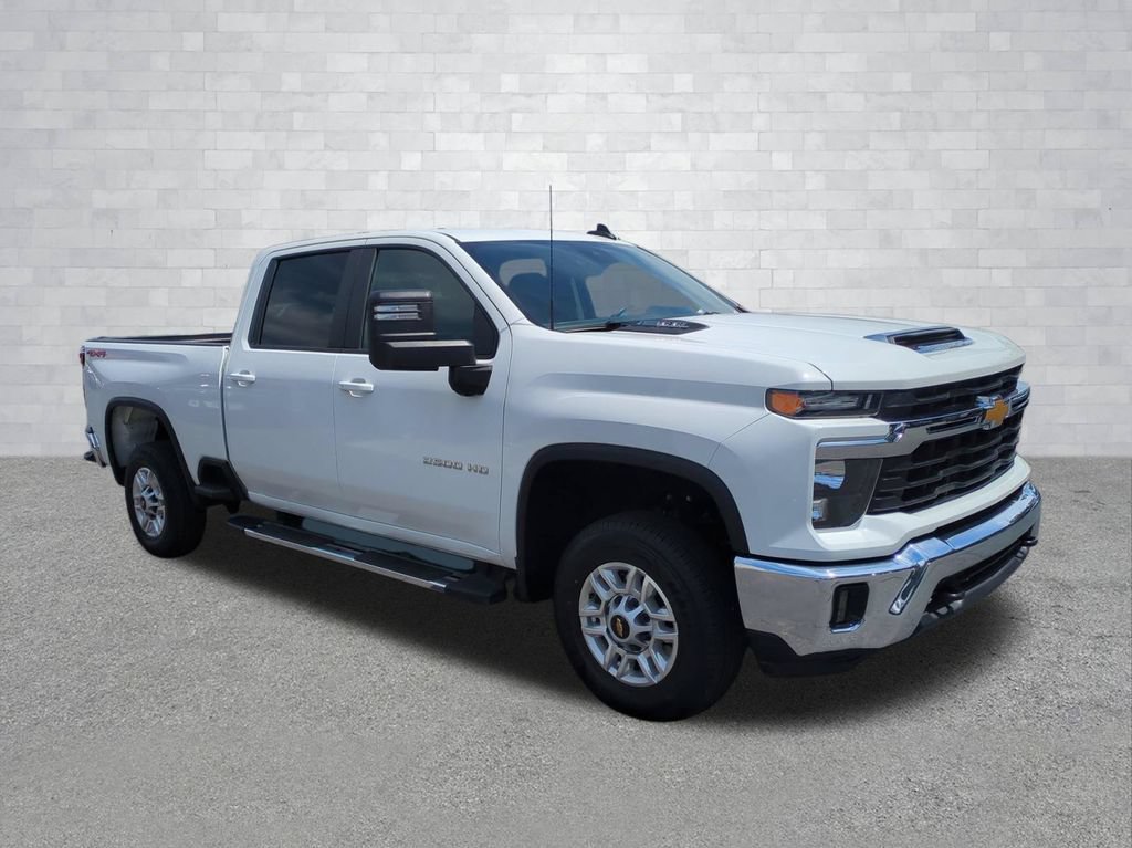 Used 2025 Chevrolet Silverado 2500 LT w/ Convenience Package AWD/4WD image 2