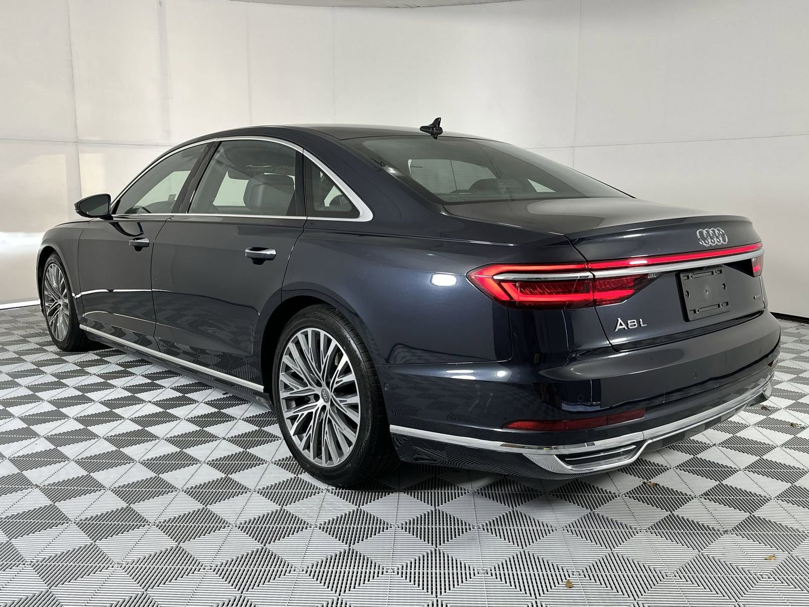 Used 2019 Audi A8 L 3.0T w/ Executive Package AWD/4WD image 6