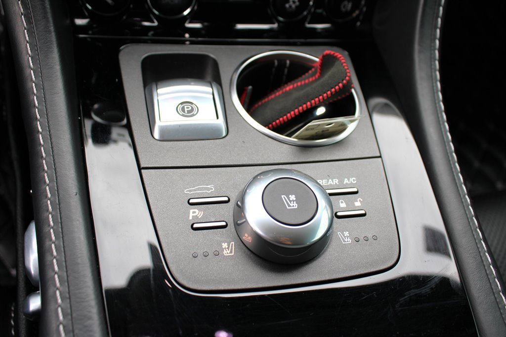 Used 2012 Aston Martin Rapide image 43