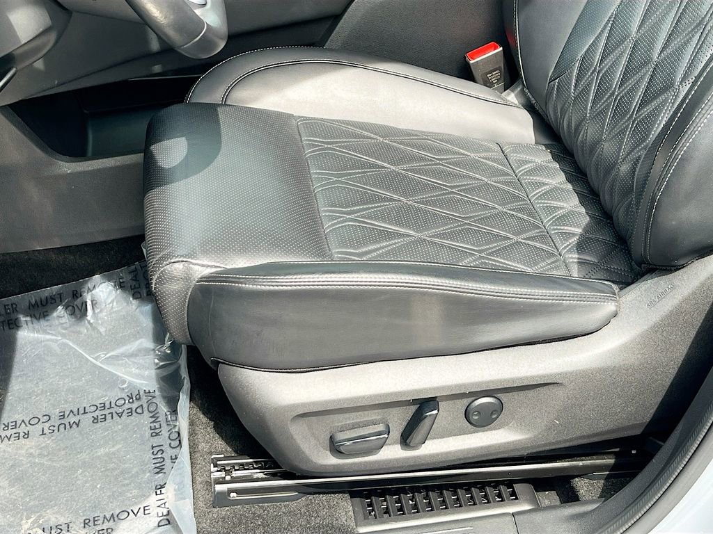 Used 2023 Nissan Rogue Platinum w/ Platinum Premium Package FWD image 13