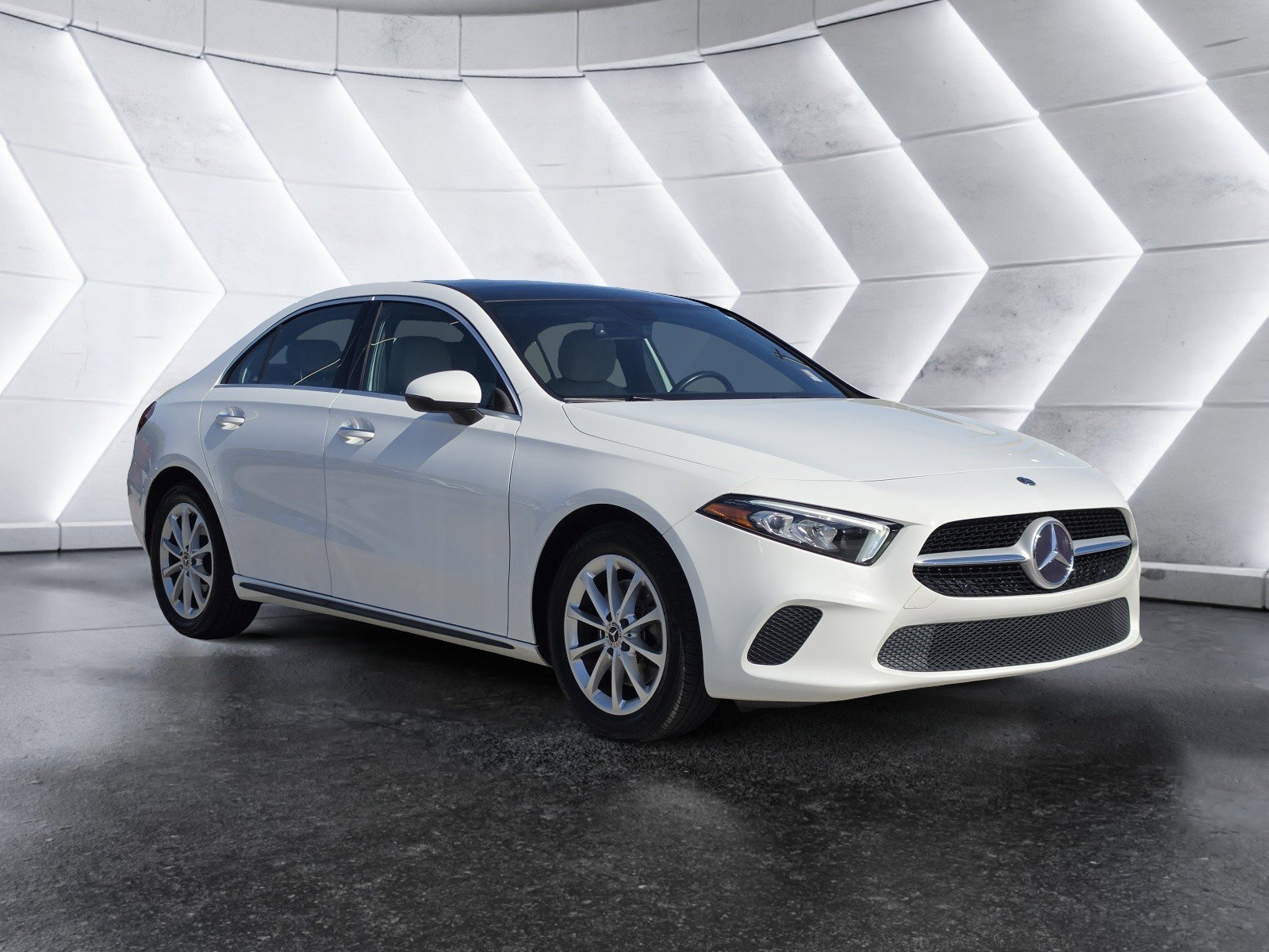 Used 2019 Mercedes-Benz A 220 image 2