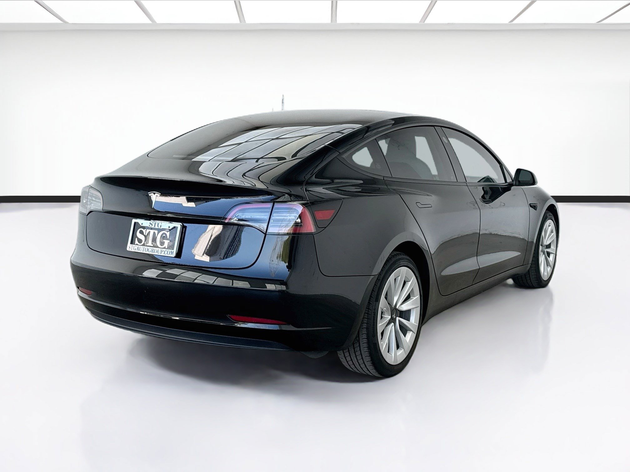 Used 2023 Tesla Model 3 Standard Range RWD image 4