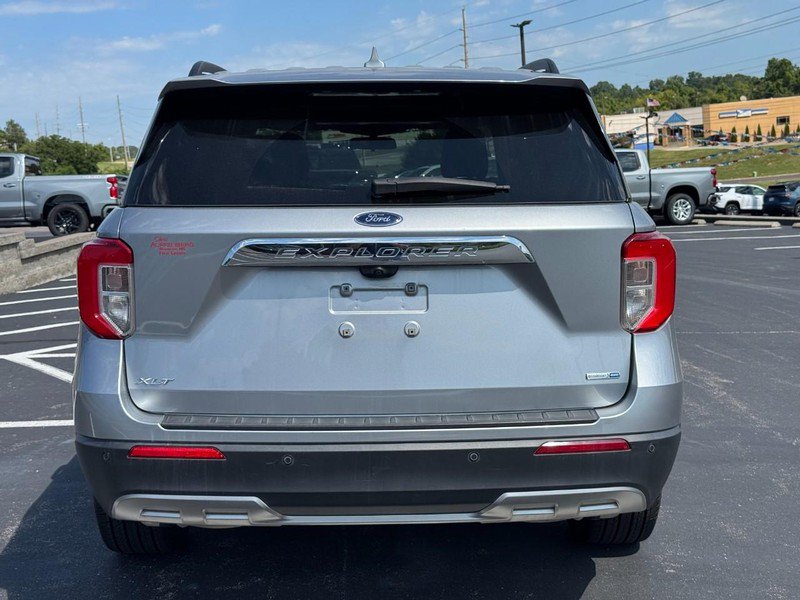 Used 2020 Ford Explorer XLT w/ Equipment Group 202A AWD/4WD image 4
