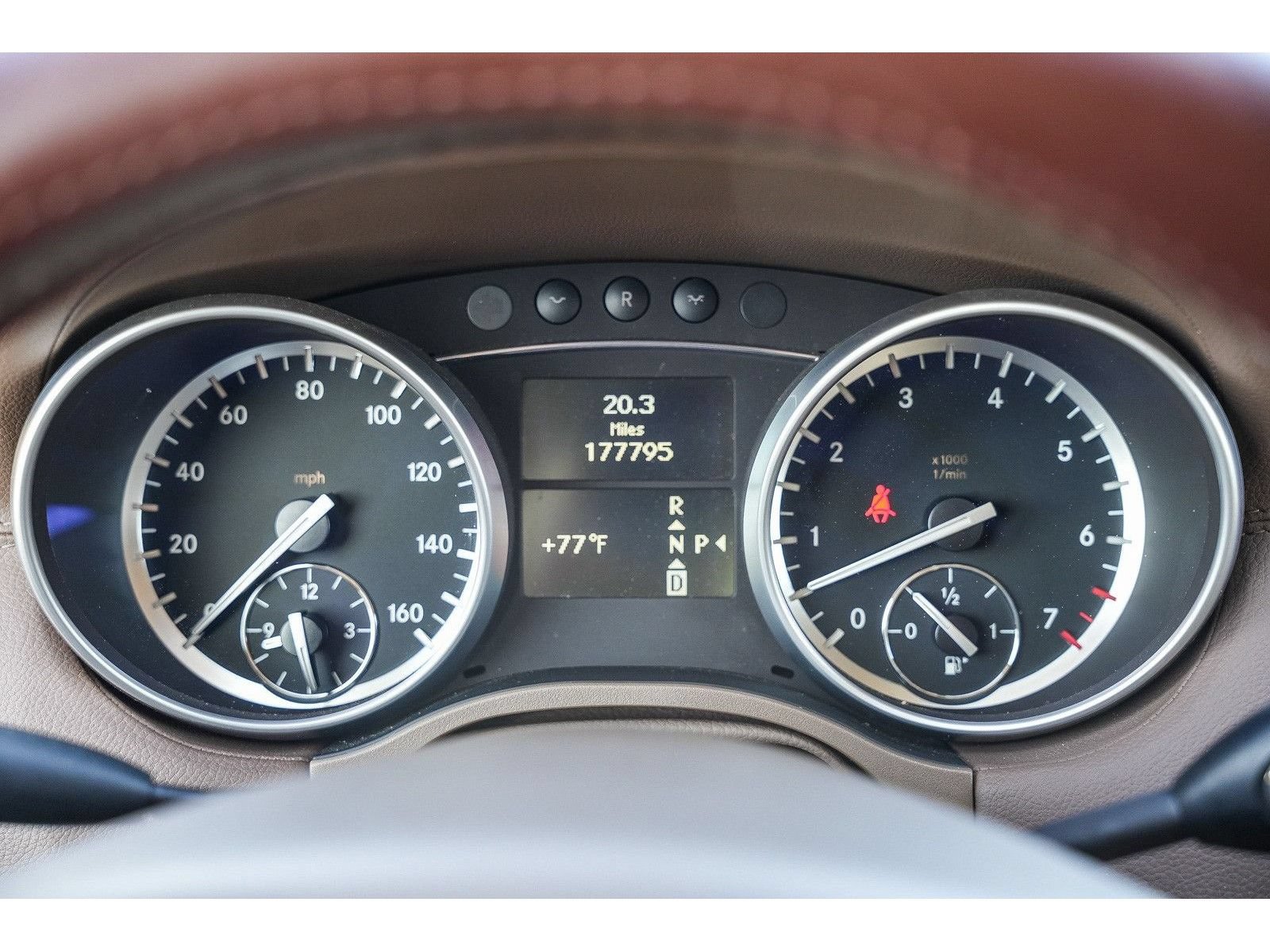 Used 2012 Mercedes-Benz GL 550 4MATIC image 22